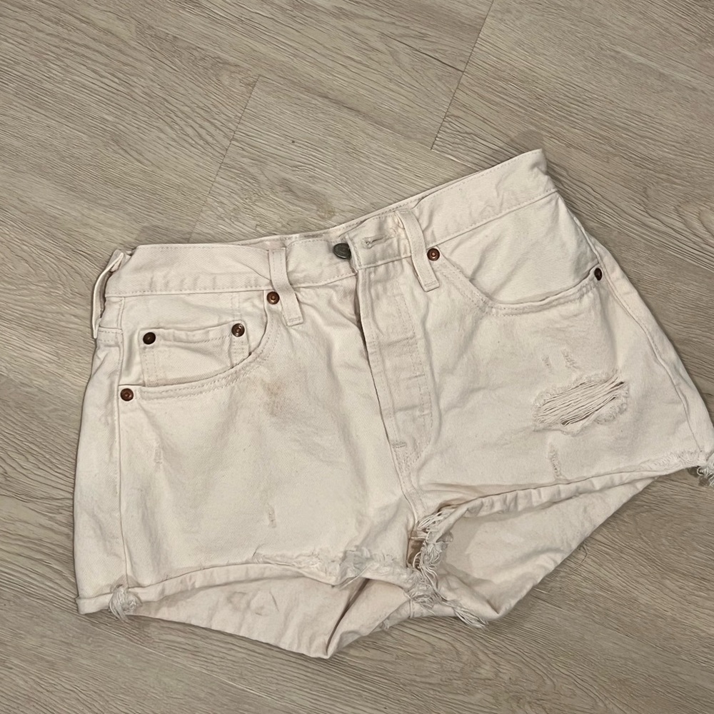 Levi’s white denim shorts